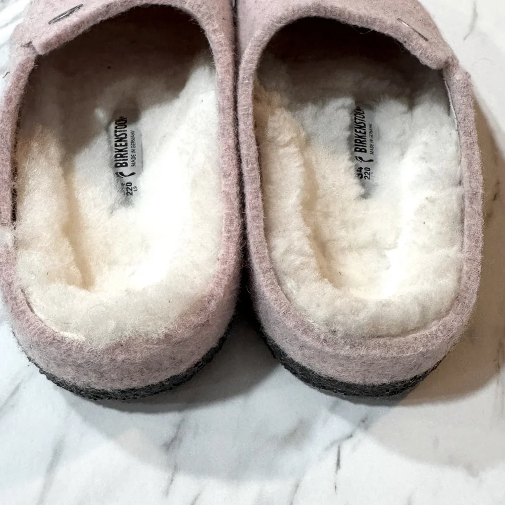 Birkenstock big kids pink shearling slipper 
34 220 L3 size 3-3.5 - Picture 4 of 9